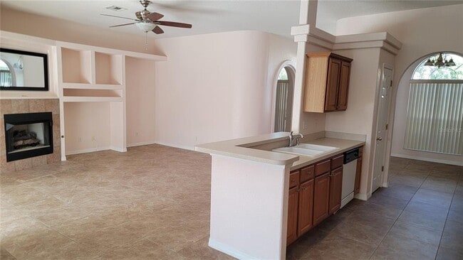 Foto del edificio - 1523 Sundown Ln