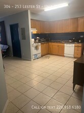 Building Photo - 253-253 Lester St