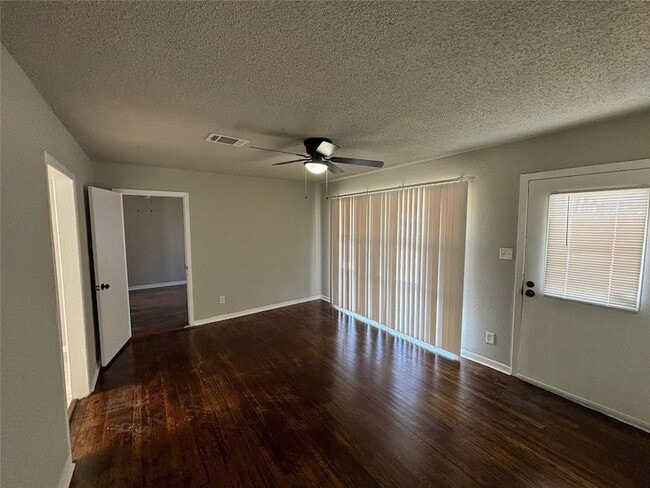 Photo - 4414 Botany Ln House