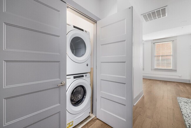 Foto del edificio - 244 Lofts on Main