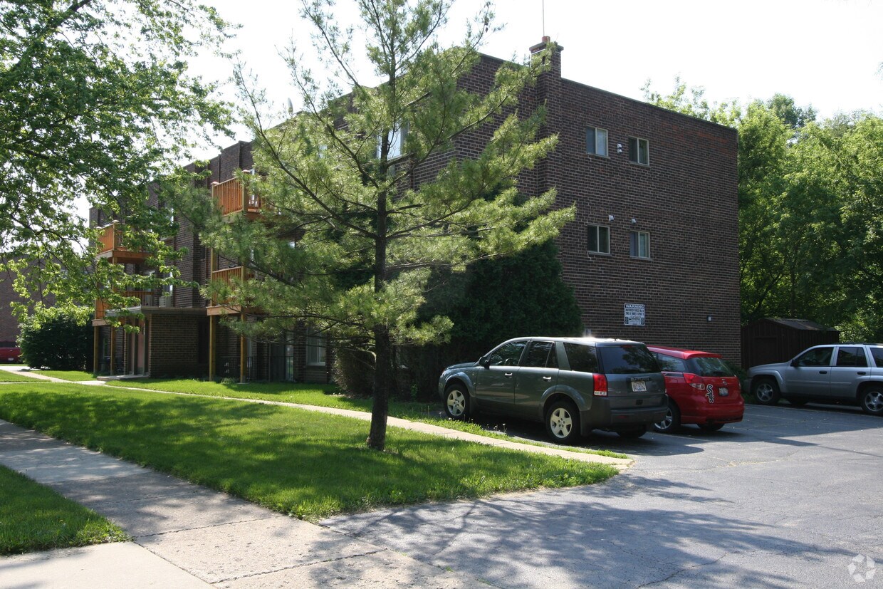 Primary Photo - 729 Strom Dr