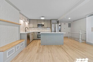 Building Photo - 347 Kosciuszko Street