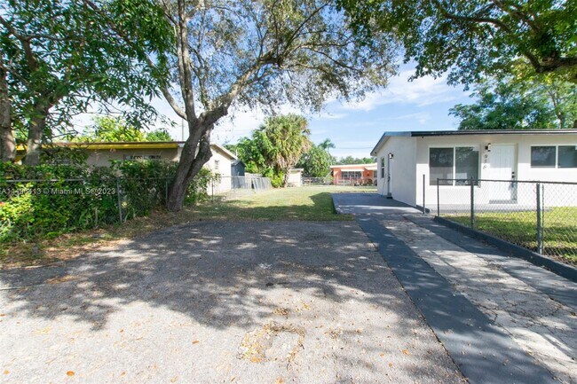 Foto del edificio - 916 SW 24th Ave