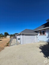 Building Photo - 6020 Conejo Rd