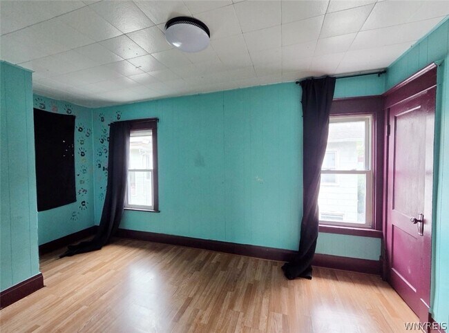 Foto del edificio - 1037 Walden Ave
