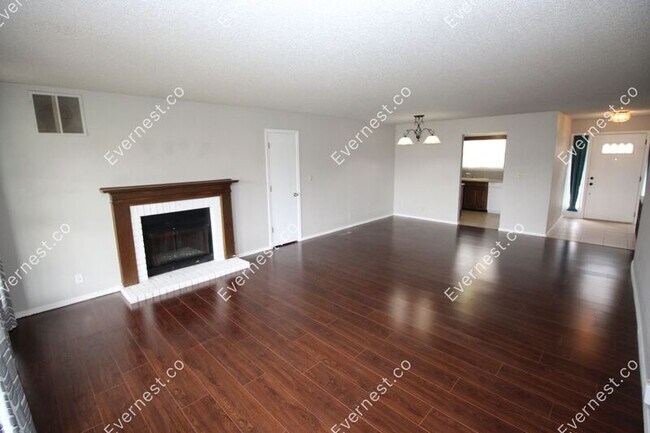 Foto del edificio - 6215 S Yorktown Pl