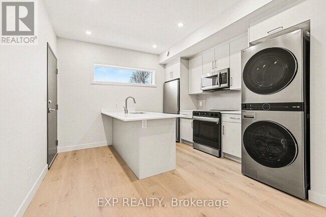 Photo du bâtiment - 1301 Dorchester Ave