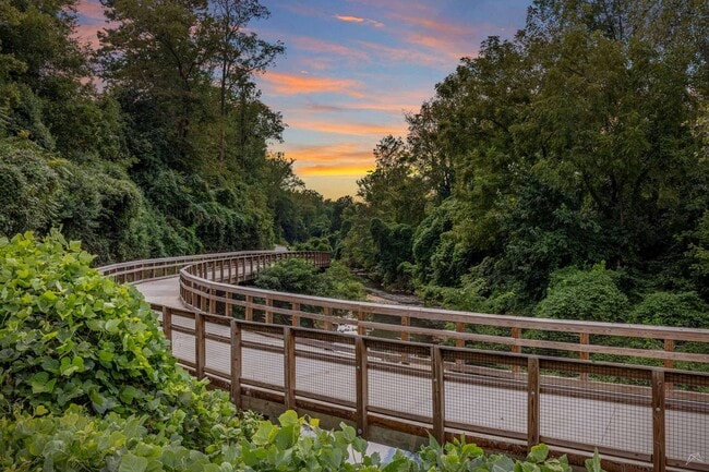 Building Photo - Selwyn Flats