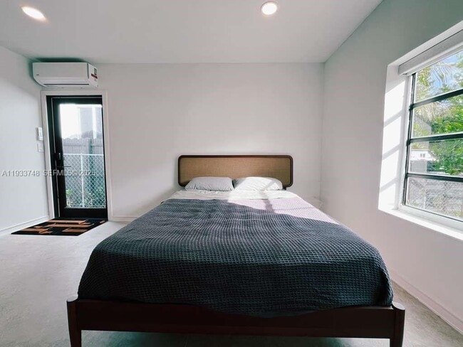 Foto del edificio - 765 NW 44th St