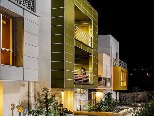 Building Photo - Three-story Silverlake modern home