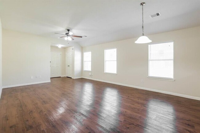 Foto del edificio - 16450 Eton Brook Ln