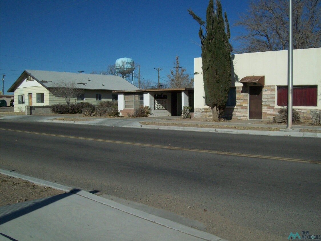 Primary Photo - 801 W Spruce St