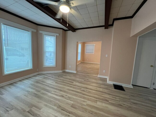 Foto del edificio - Newly Remodeled 4 Bed House Available Now!