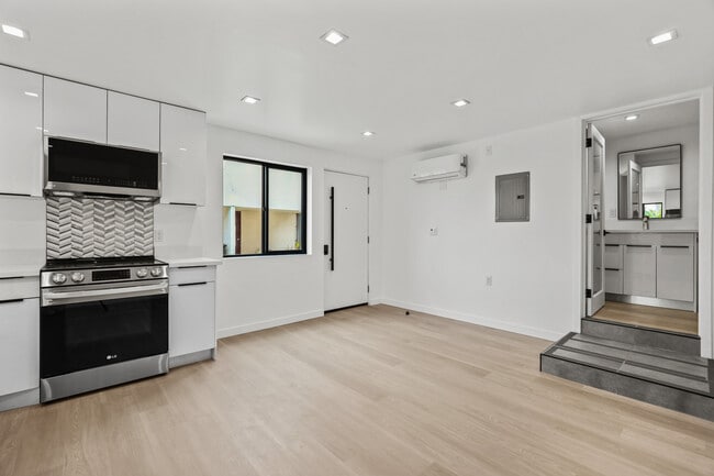 Foto del edificio - 2422 Meadowvale Ave