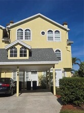 Building Photo - 2648 Sabal Springs Dr