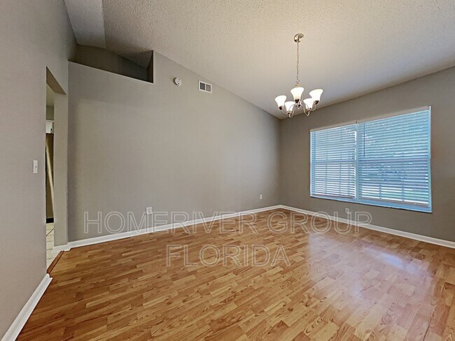 Building Photo - 10414 Tara Dr
