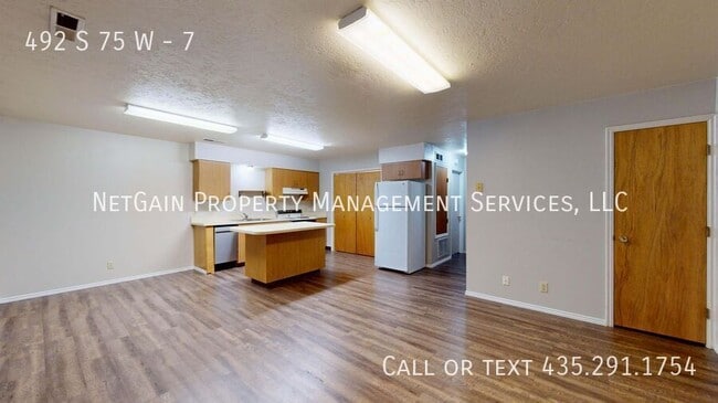 Building Photo - 492 S 75 W