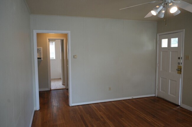 Building Photo - 2514 27th St