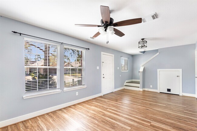 Foto del edificio - 415 Laurel Pine Dr