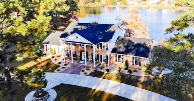 Building Photo - NEW LISTING!!!! Dont Miss Out