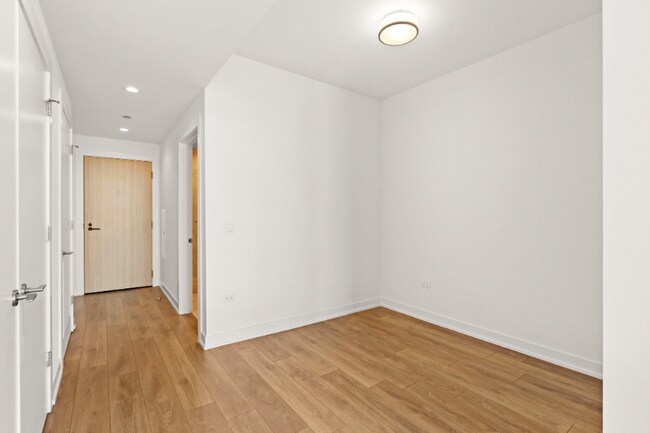 Foto del edificio - 206 W Division St