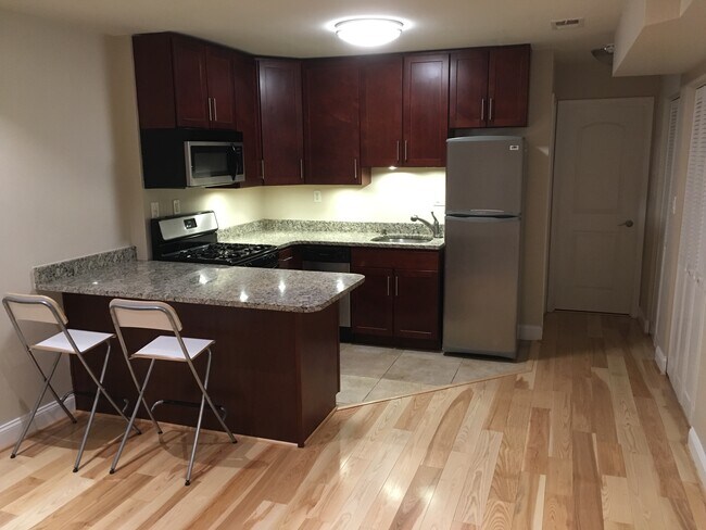Foto del edificio - 411 17th St SE