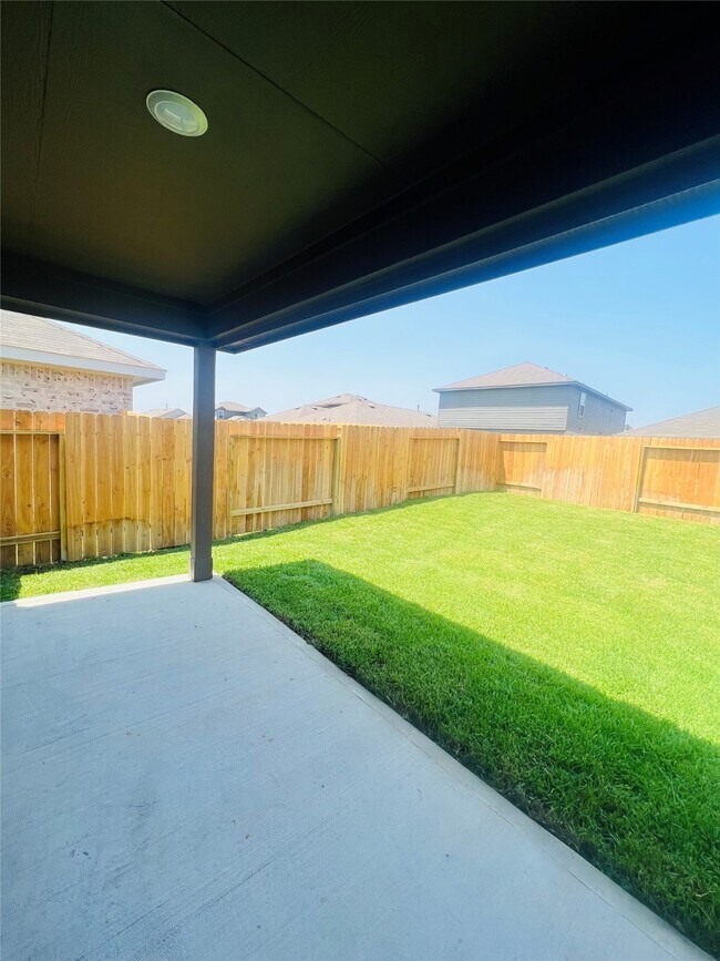 Building Photo - 5215 Mossdale Blf Ln