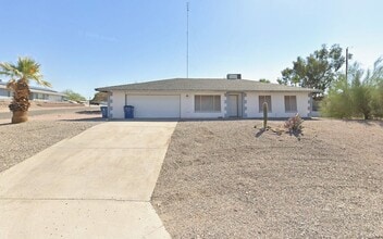 Building Photo - 3590 Clearwater Dr