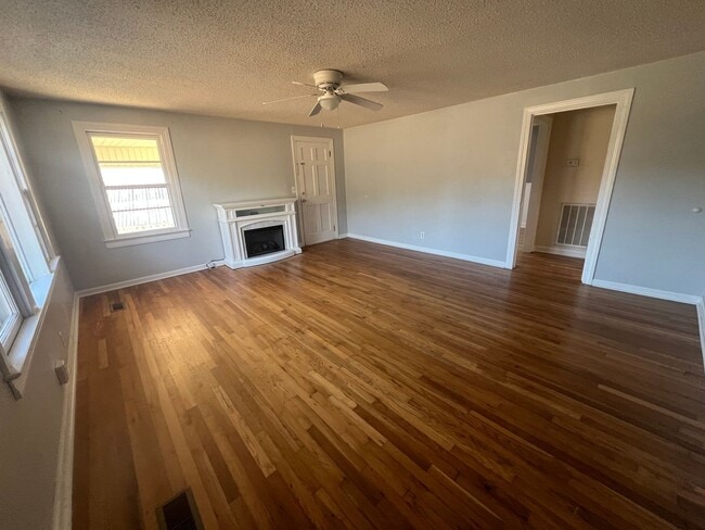 Foto del edificio - 8020 Hwy 43