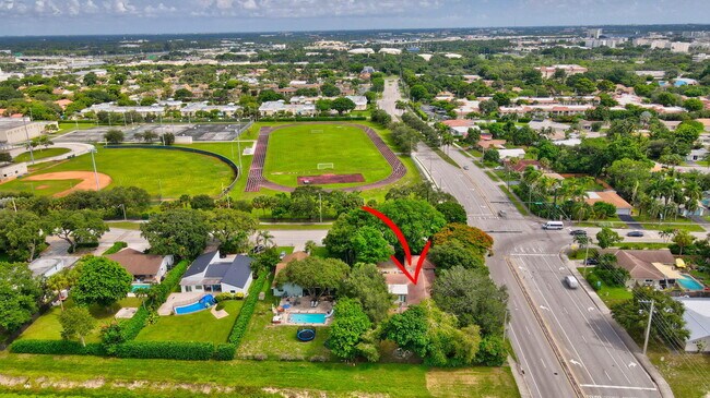 Foto del edificio - 1200 NW 8th St