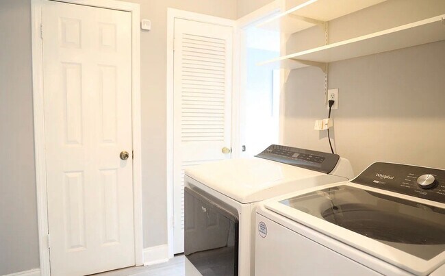 Foto del edificio - 2657 Crestdale Cir SE
