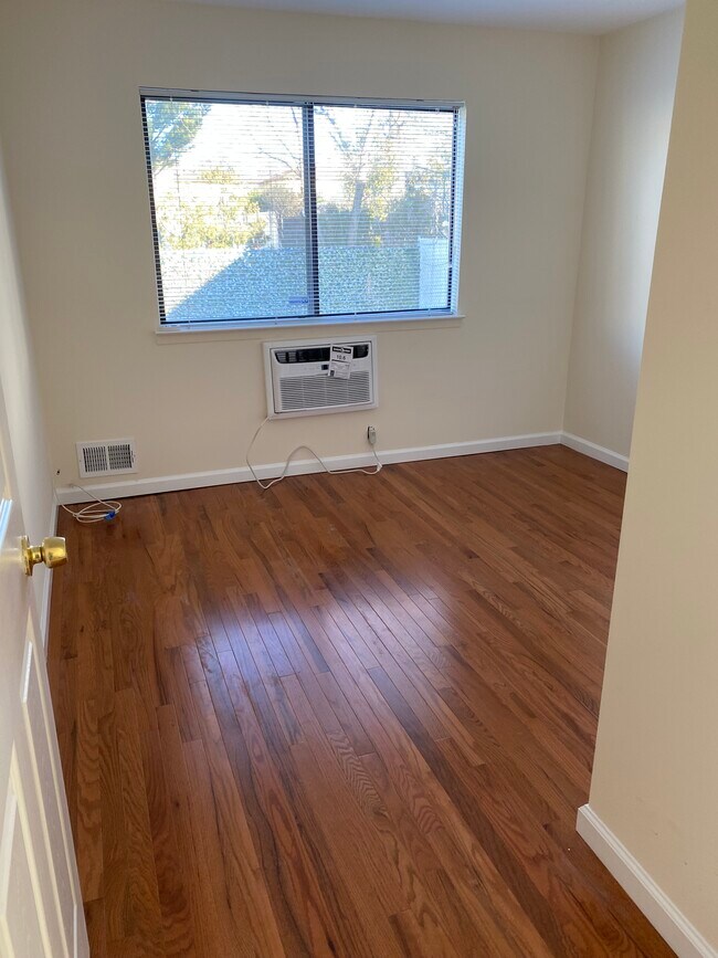 Foto del edificio - 77 Notre Dame Ave