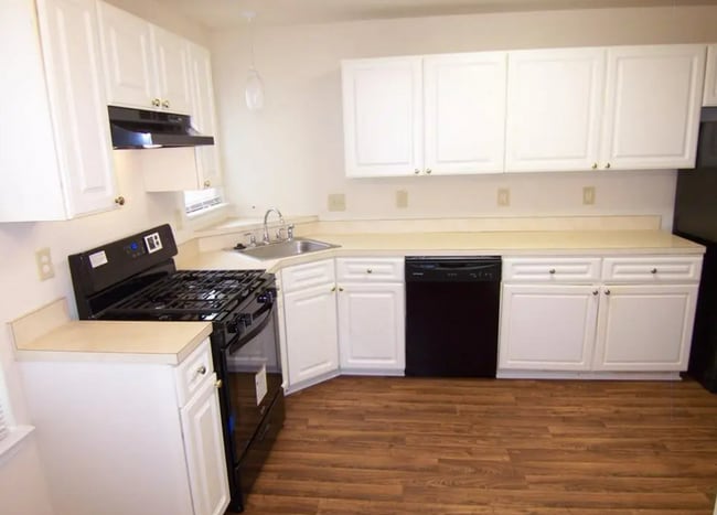 Building Photo - CONDO with 2 FULL Baths in Abingdon!
