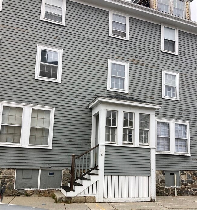 Building Photo - 4 Town House Square