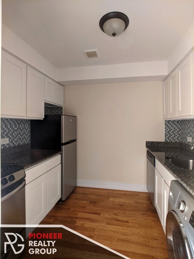 Foto del edificio - 563 W Arlington Pl