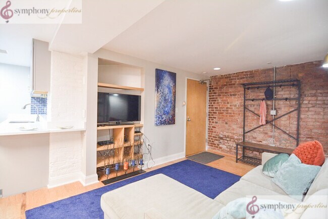 Building Photo - 111 Gainsborough St