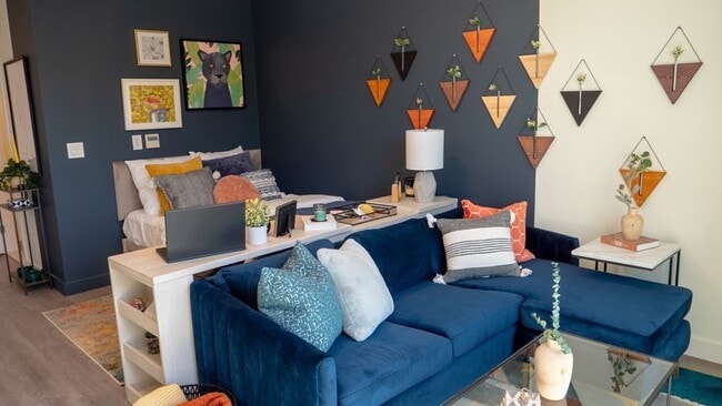 Building Photo - 348 Somerville Ave