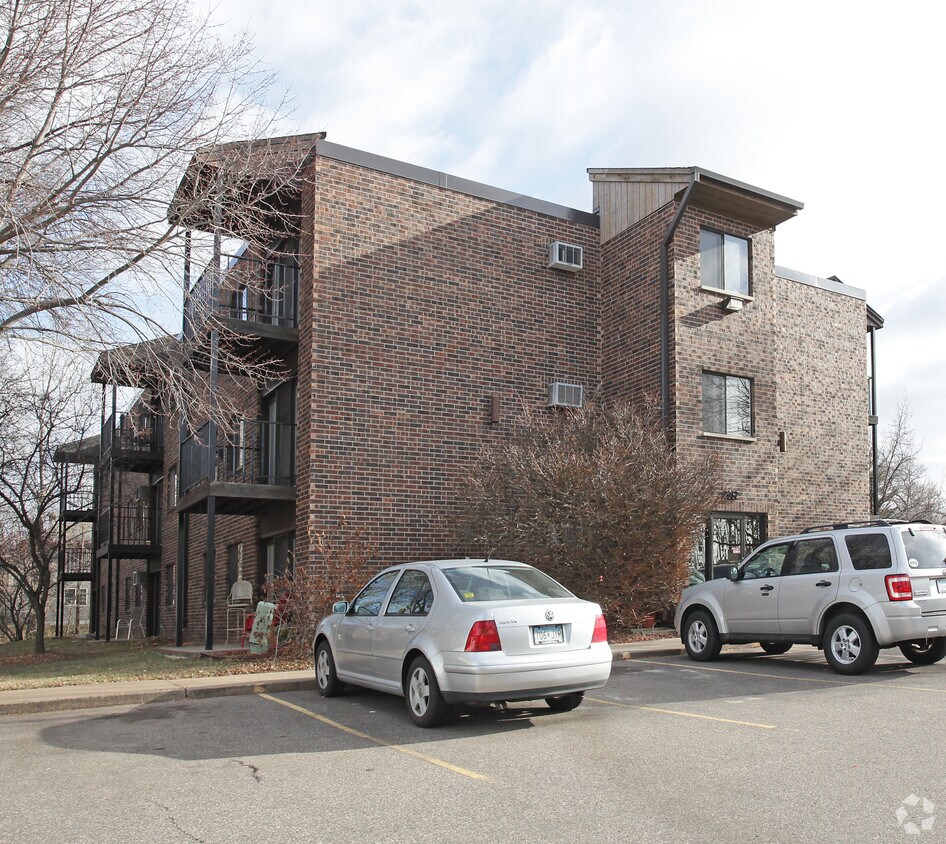 7th Avenue Apartments Apartments in North Saint Paul, MN