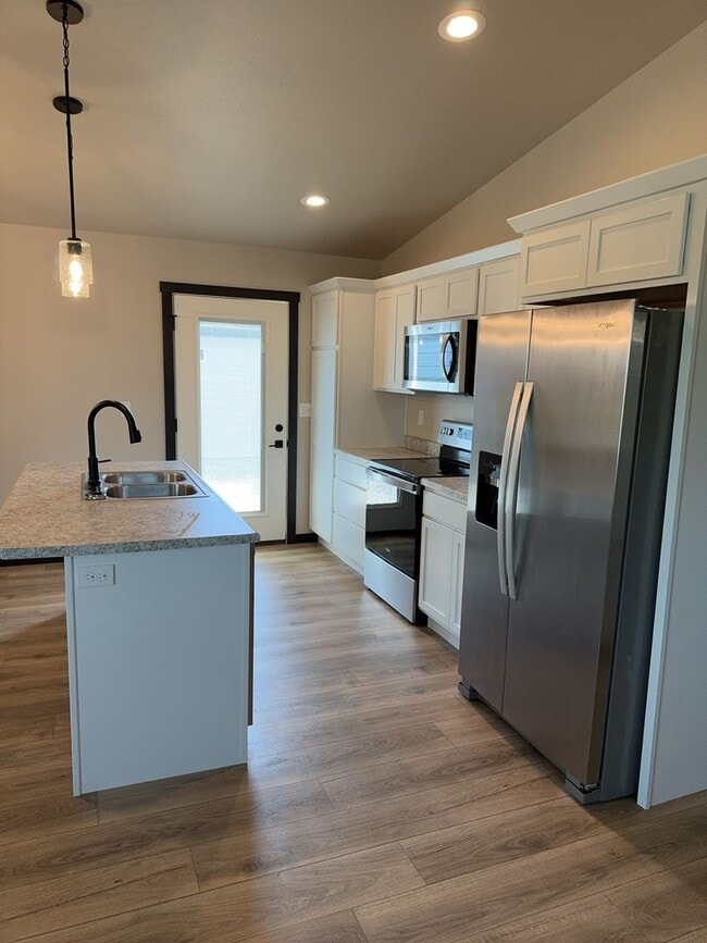 Building Photo - Newer Home with Two Bedrooms, Two Bathrooms & Modern Amenities!