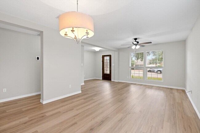 Foto del edificio - Lovely 4 Bedroom, 2.5 Bath Home in Leander...