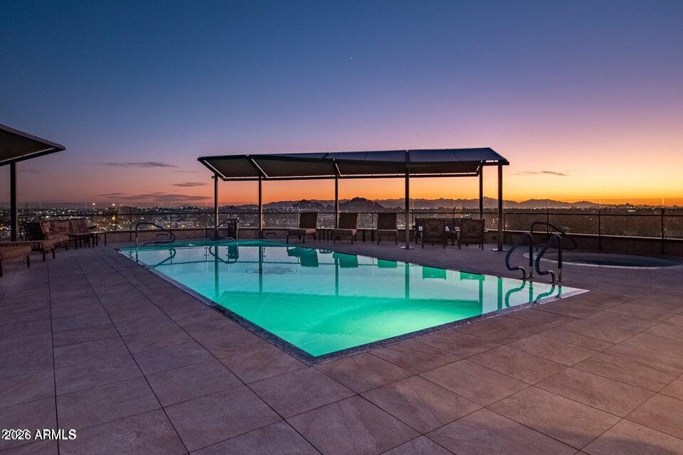 Foto del edificio - 7175 E Camelback Rd