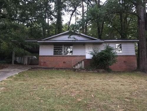 Building Photo - 1528 5 Mile Rd