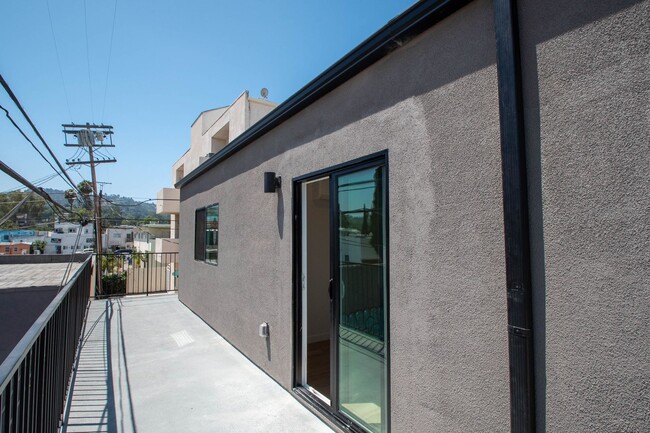 Building Photo - 4334 Mammoth Ave