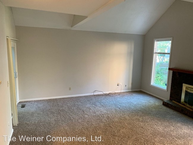 Building Photo - 1709 Willow Ct