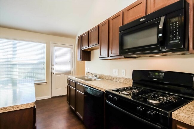 Foto del edificio - 2419 Sailors Way