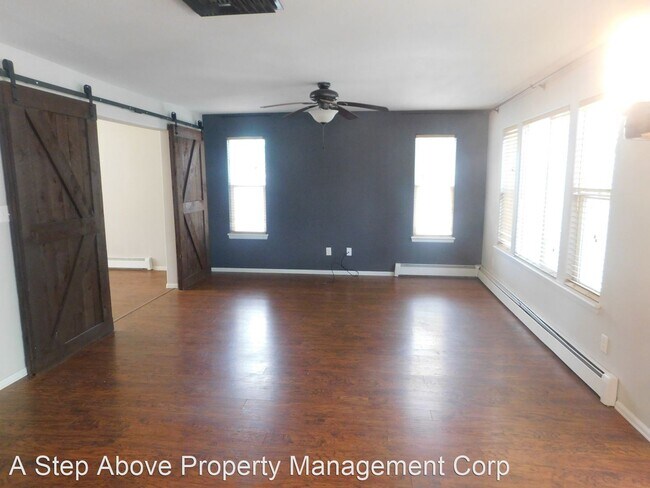 Building Photo - 4 br, 2.5 bath House - 638 1/2 Brooks Court