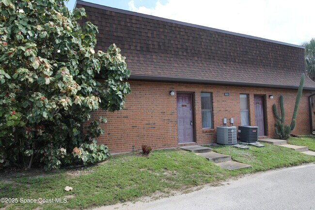 Building Photo - 3816 Overlook Dr