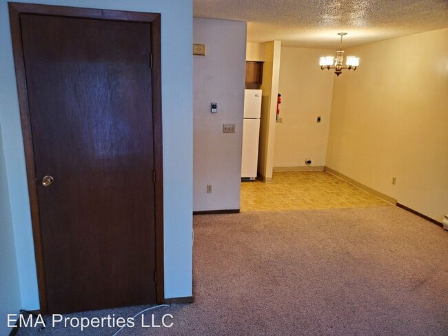 Building Photo - 1 br, 1 bath Apartment - 1005 4th Street