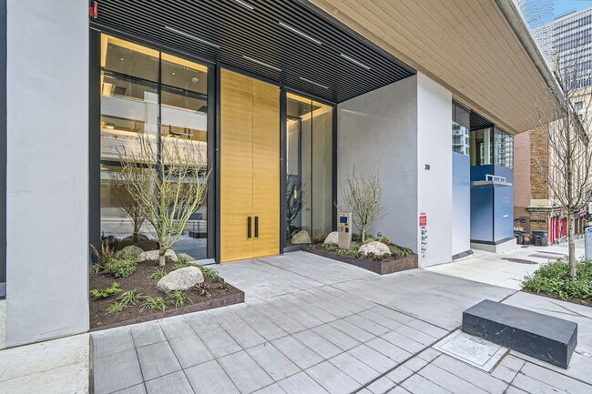 Building Photo - 300 Virginia St