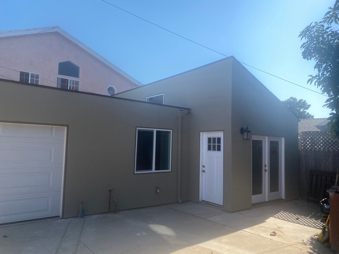Foto principal - 2916 E 10th St